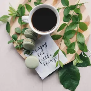 Carte cadeau et tasse